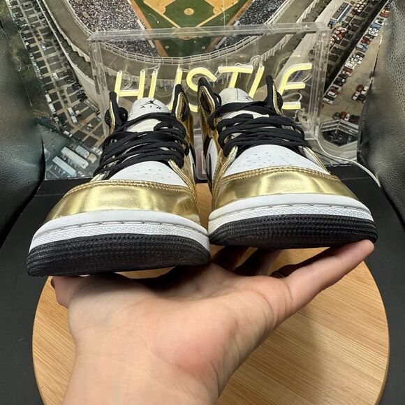 Nike Air Jordan 1 Mid SE Metallic Gold/Black-White Men’s Sz 11 main image 8